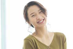 笑顔の女性