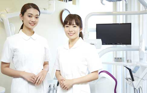 歯科医師と歯科衛生士